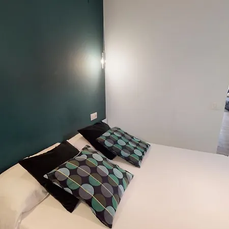 Friendly Center Apartment